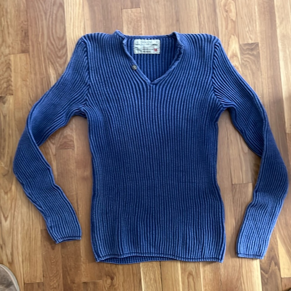 Gant Medium Blue Sweater. NWOT.
